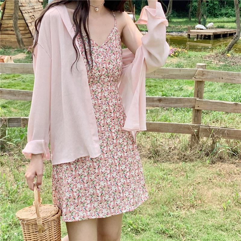 韓系甜美少女碎花吊帶連衣裙+粉色防曬長袖襯衫