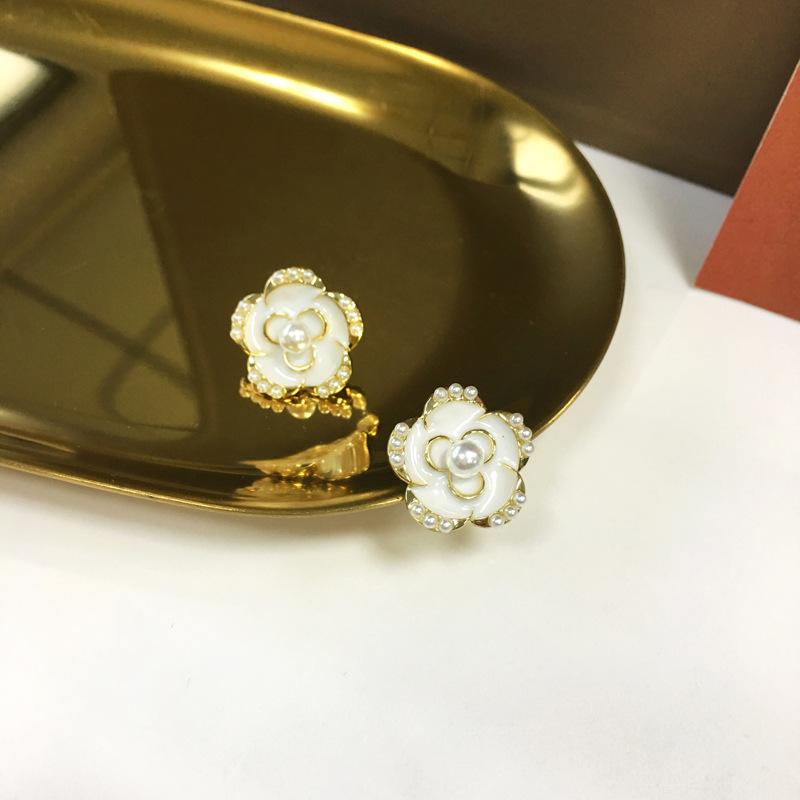 S925銀針珍珠花朵小巧簡約日韓耳飾氣質仙女耳釘2色