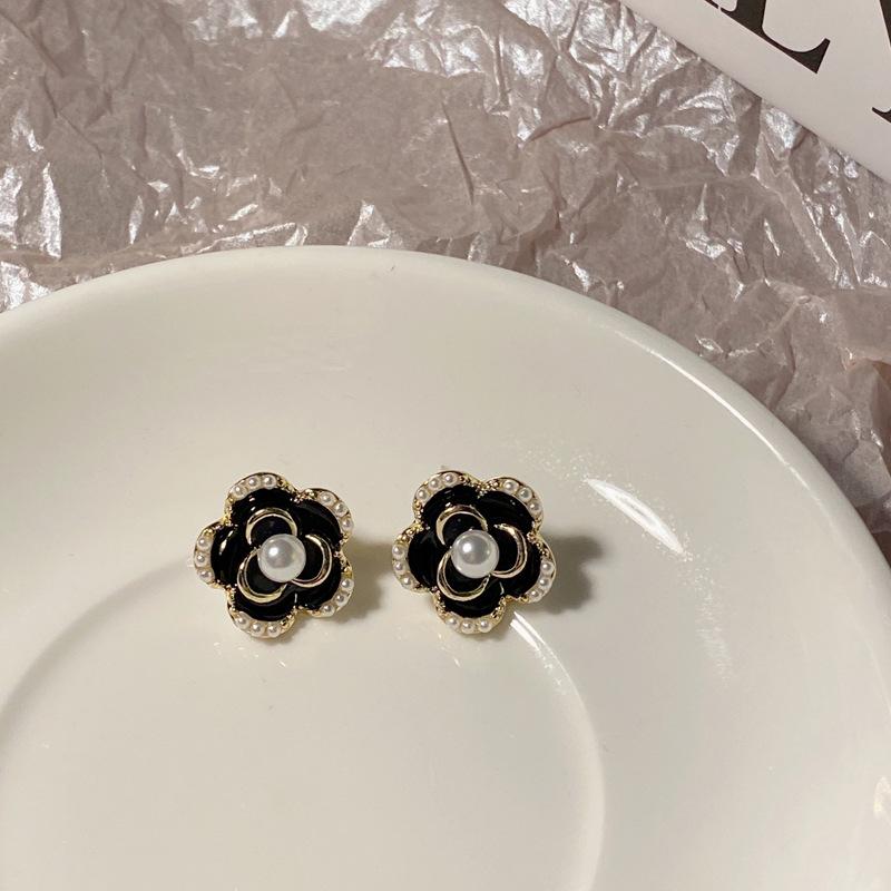 S925銀針小香風珍珠花朵時尚優雅橢圓花朵形狀耳飾3款