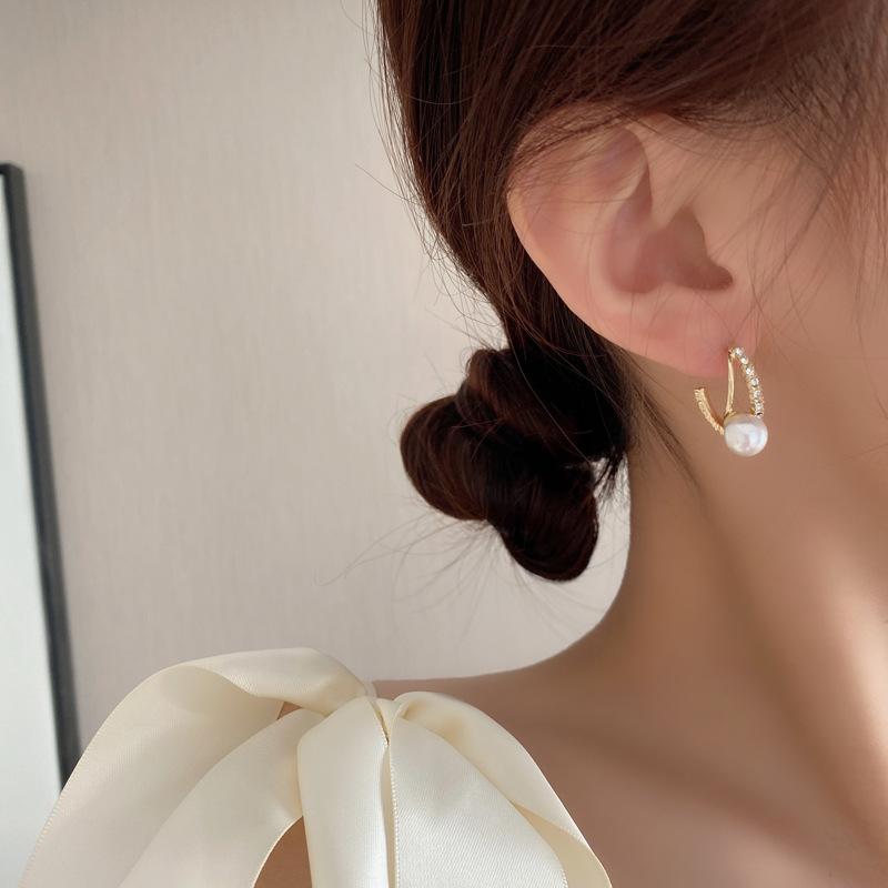 日韓時尚電鍍仿珍珠鑲鑽耳釘小眾設計金屬質感耳飾