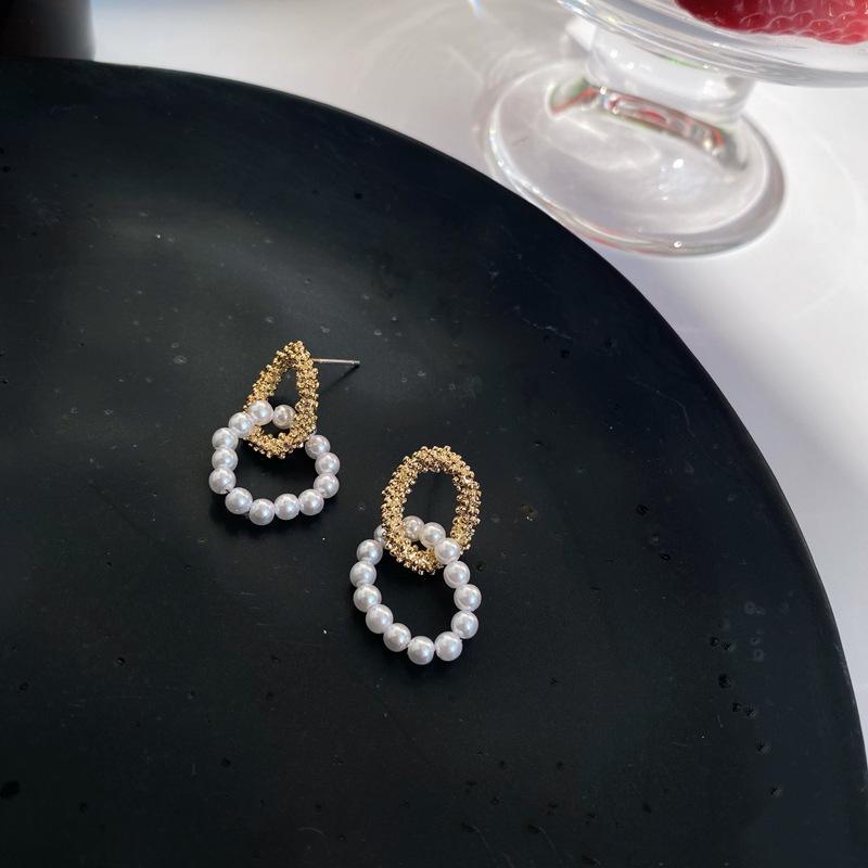 S925銀針韓國設計感金屬珍珠鏤空氣質顯瘦耳飾