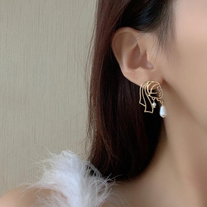 S925銀針日韓國甜美仿珍珠鏤空人頭像耳飾