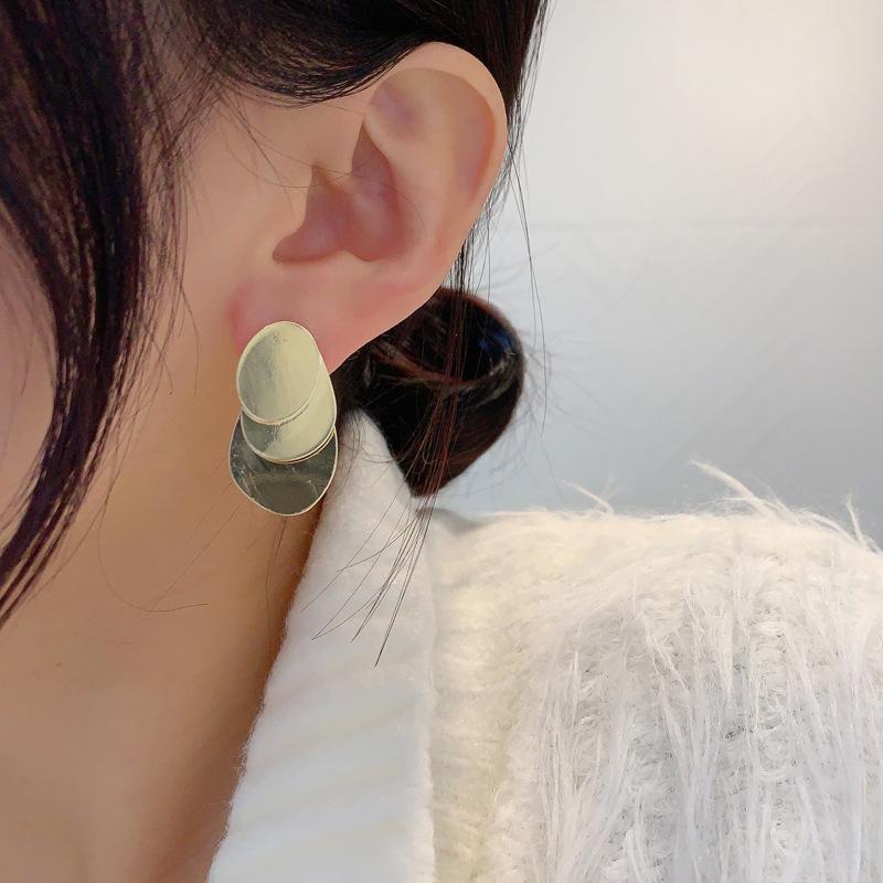 S925銀針歐美簡約金屬感圓片設計耳環冷淡風耳飾