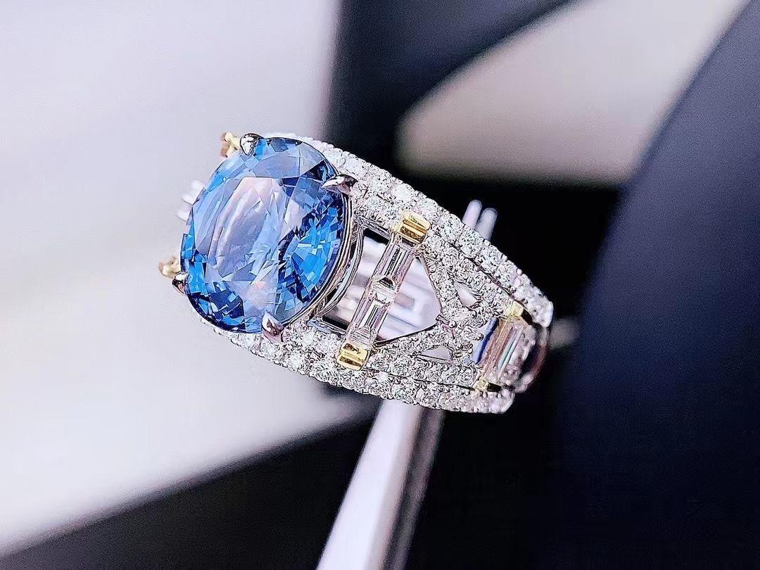 『台北奧斯珠寶』藍尖晶石兩戴款戒指4.07克拉18K金尖晶戒指