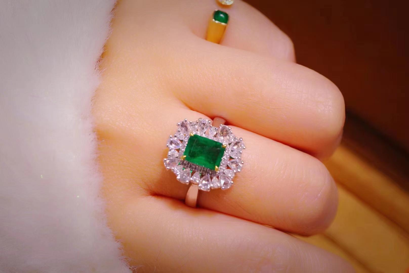 『台北奧斯珠寶』祖母綠戒指1克拉
