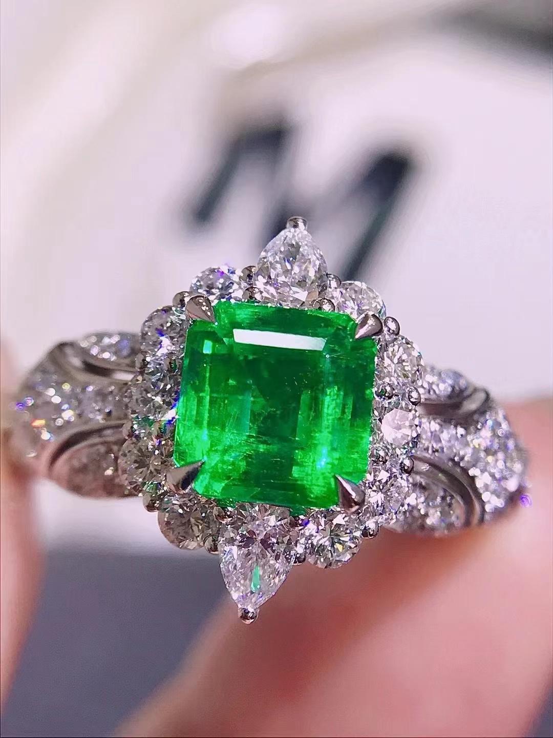 台北奧斯珠寶 阿富汗潘傑希爾祖母綠戒指