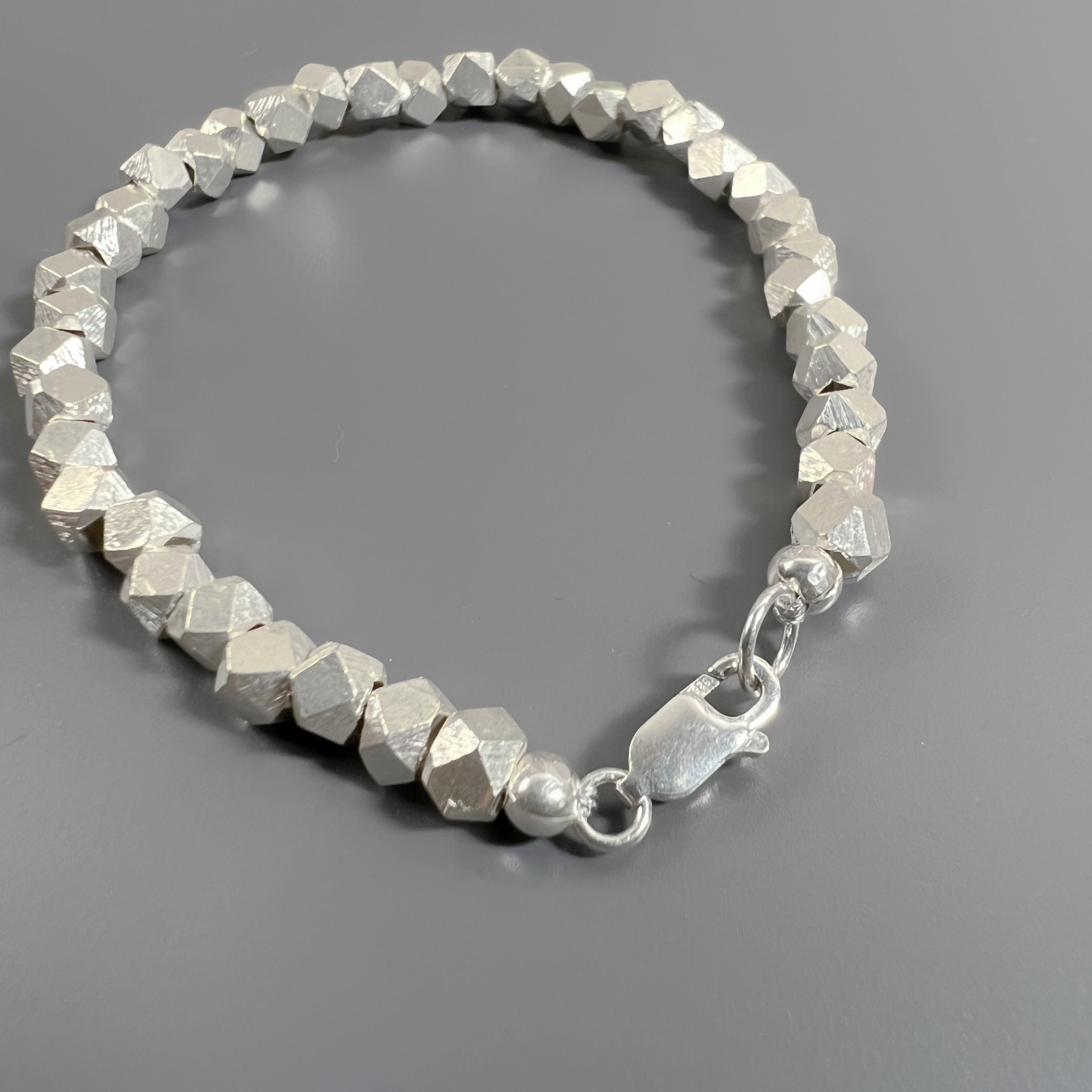 純手工打磨純度980立方多角體手鍊| 台灣設計天然石純銀k金手作輕珠寶飾品