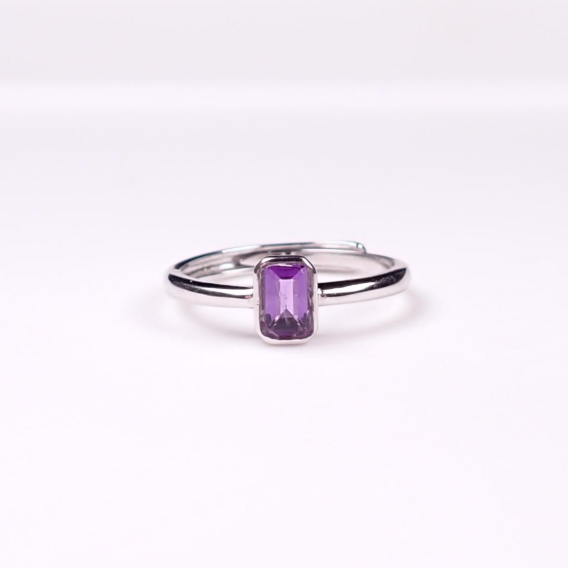 紫水晶Solitaire祖母綠型車工純銀戒指