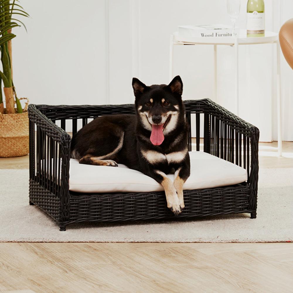 【Teamson pets】南歐風情籐編織簍空寵物床(附可拆換洗床墊)