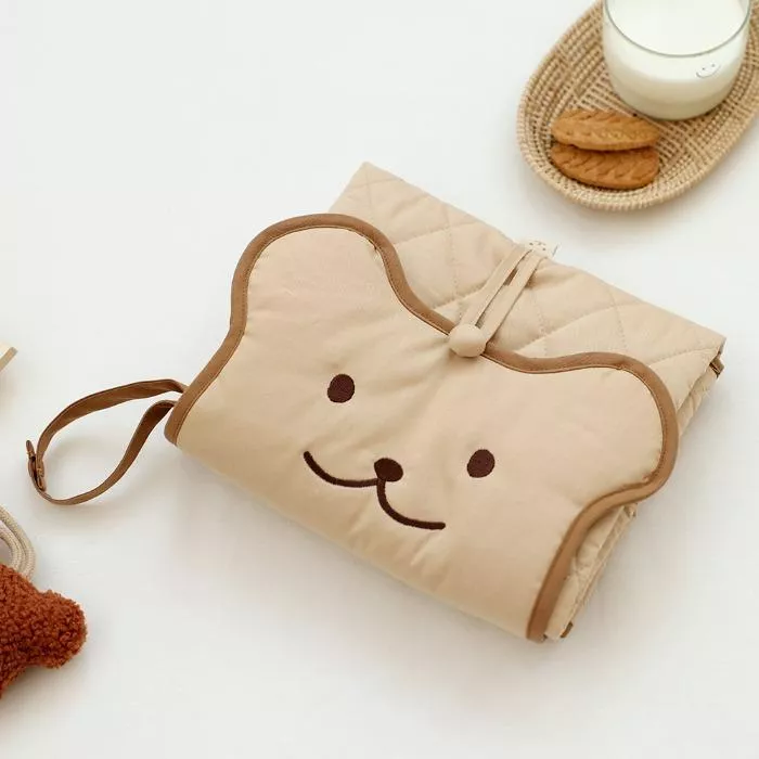韓國品牌代購  可愛動物刺繡 外出必備的防水尿布墊(包)