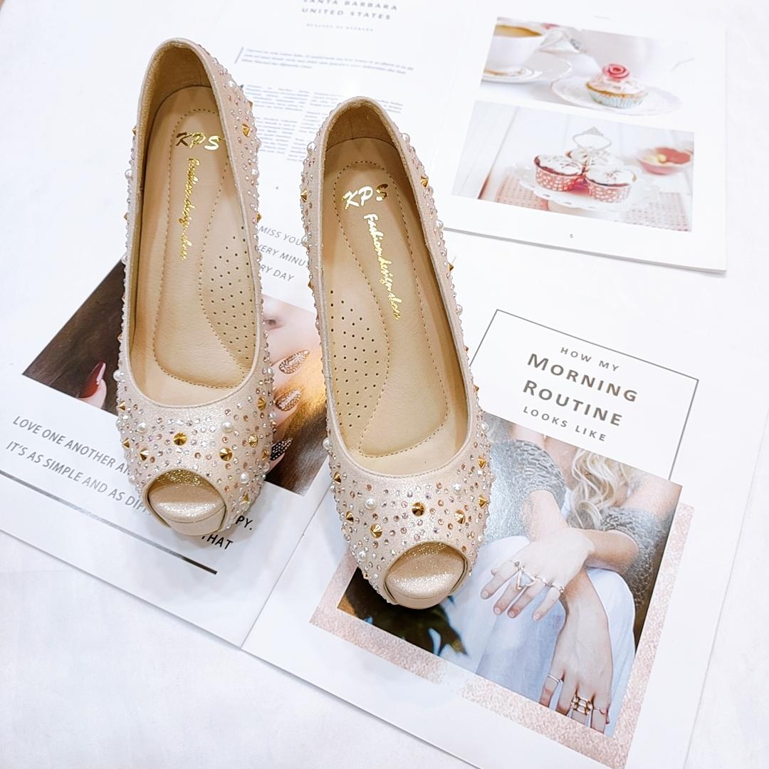 凡爾賽公主 - 珍珠鉚釘配鑽加厚足弓乳膠高跟鞋 (MIT)