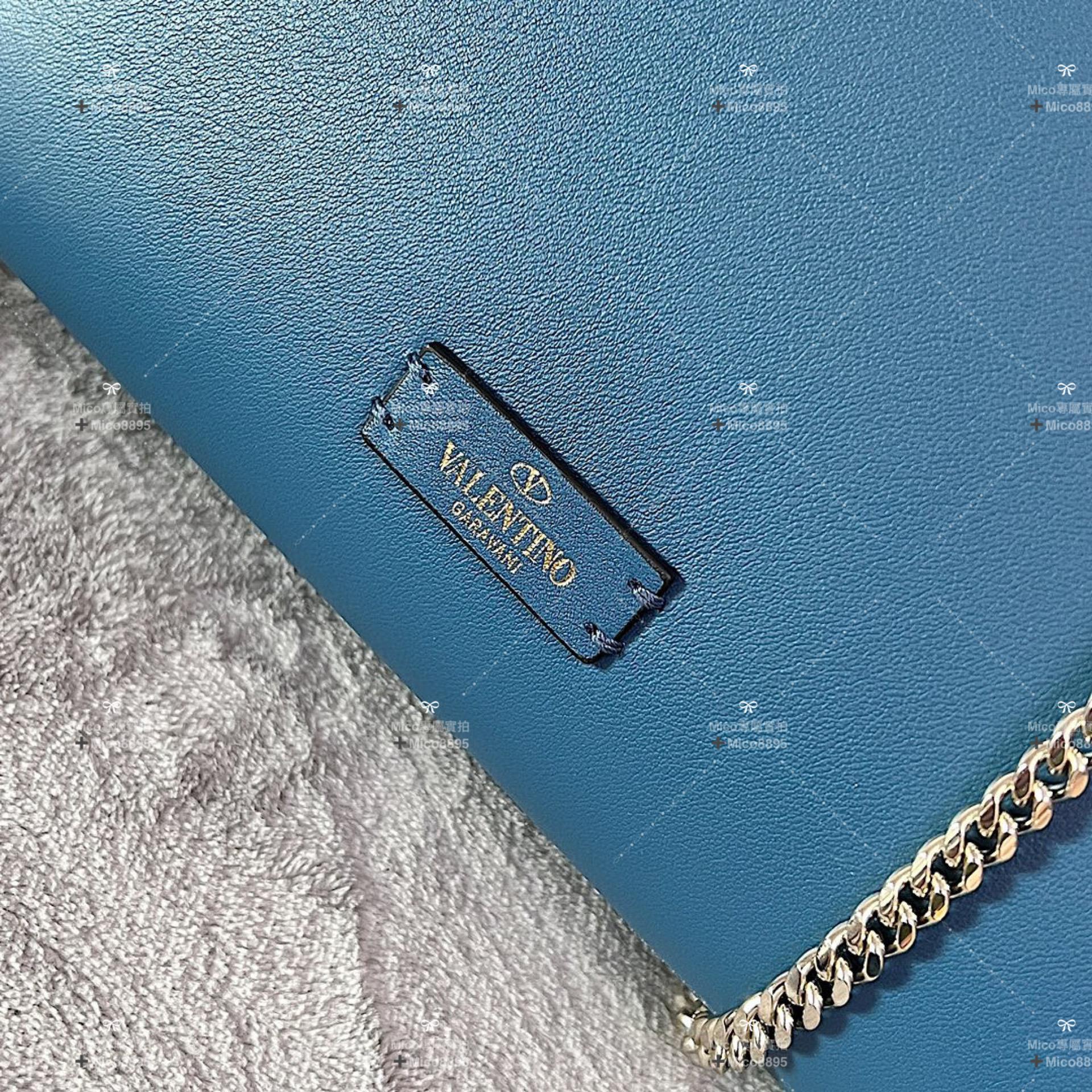Valentino VSLING小號 海洋藍 大V釦 水晶裝飾小牛皮手袋 22cm