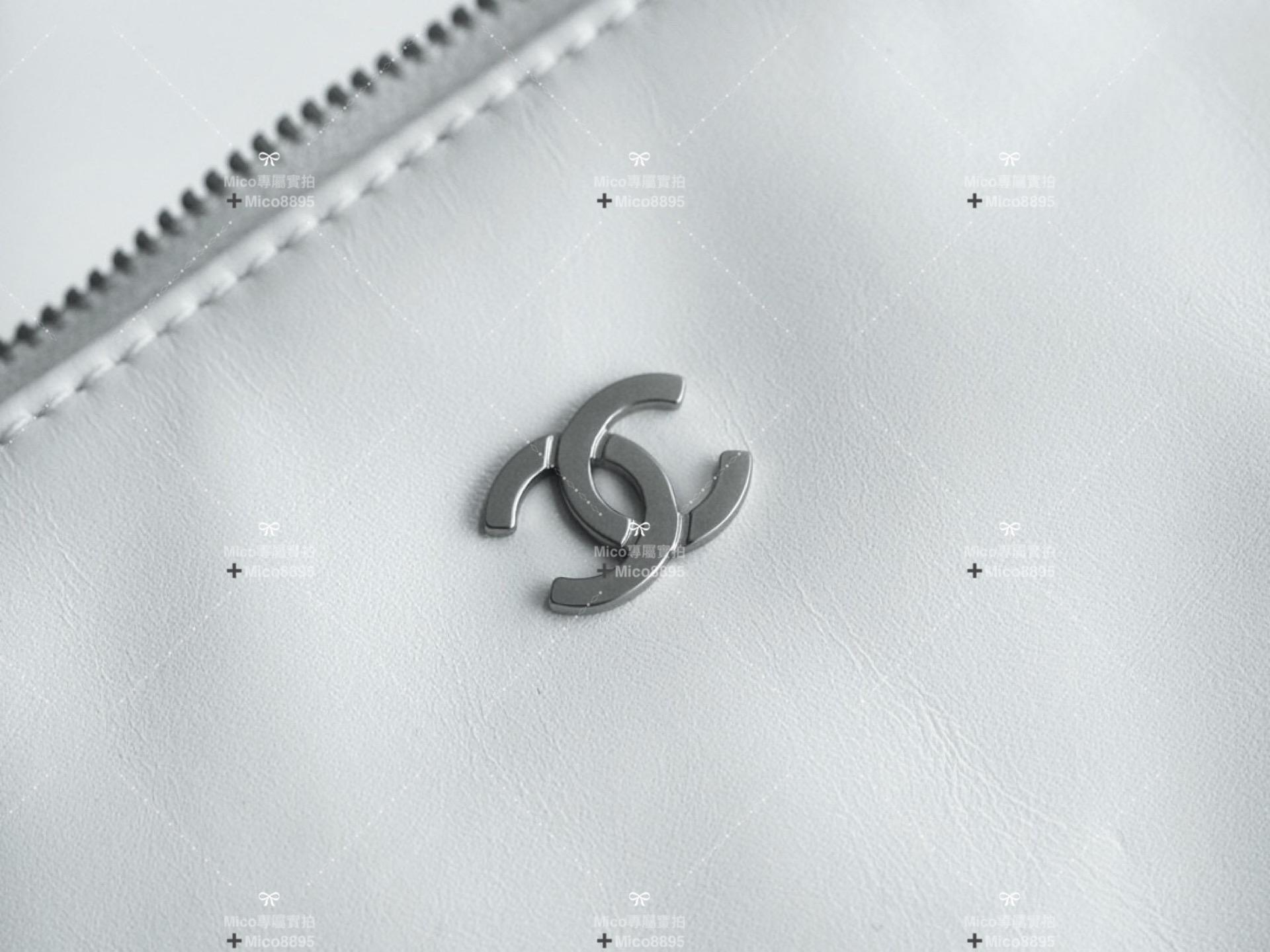 Chanel 𝟐𝟐𝗣春夏新款 22手袋 白銀黑線 小號