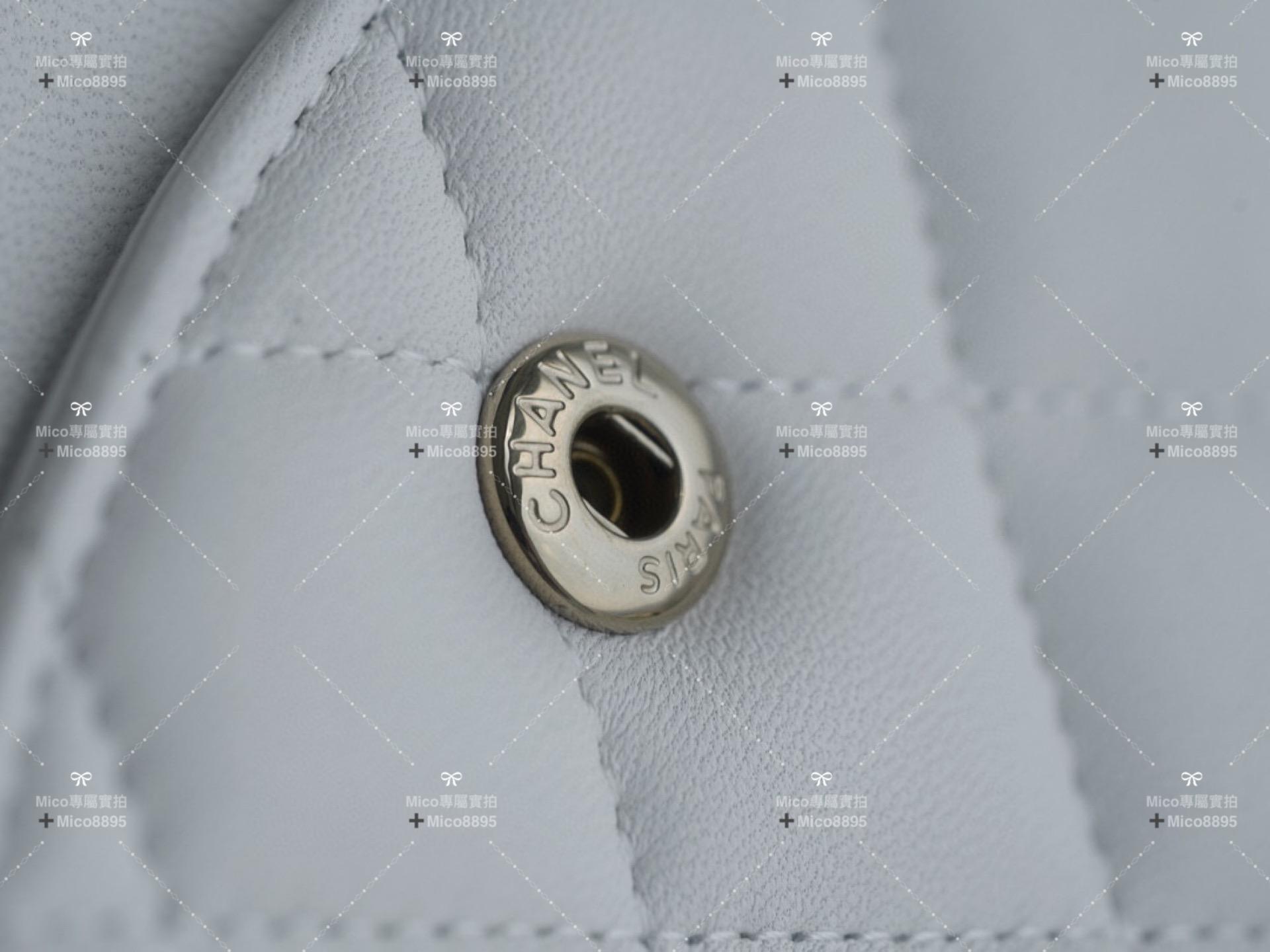 Chanel 白色小羊皮 淡金釦 Classic Flap」經典口蓋包 白色 中號 25cm
