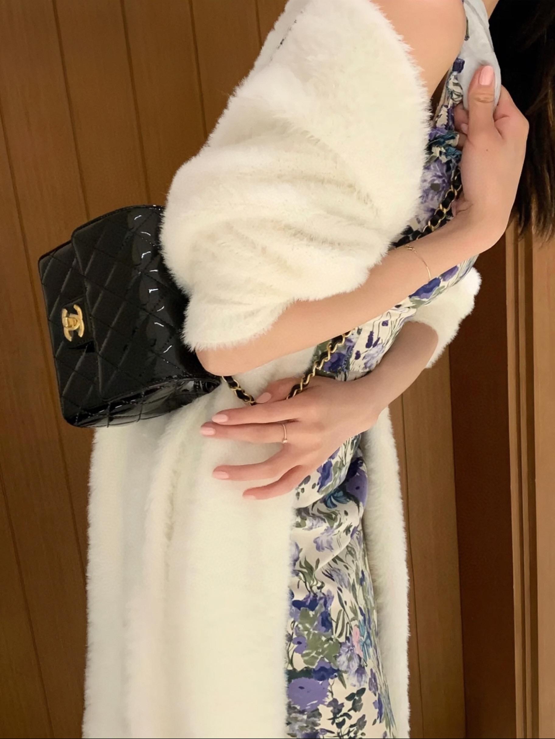 Chanel 𝐌𝐢𝐧𝐢口蓋包/方胖子 漆皮黑色 17cm 新款方胖