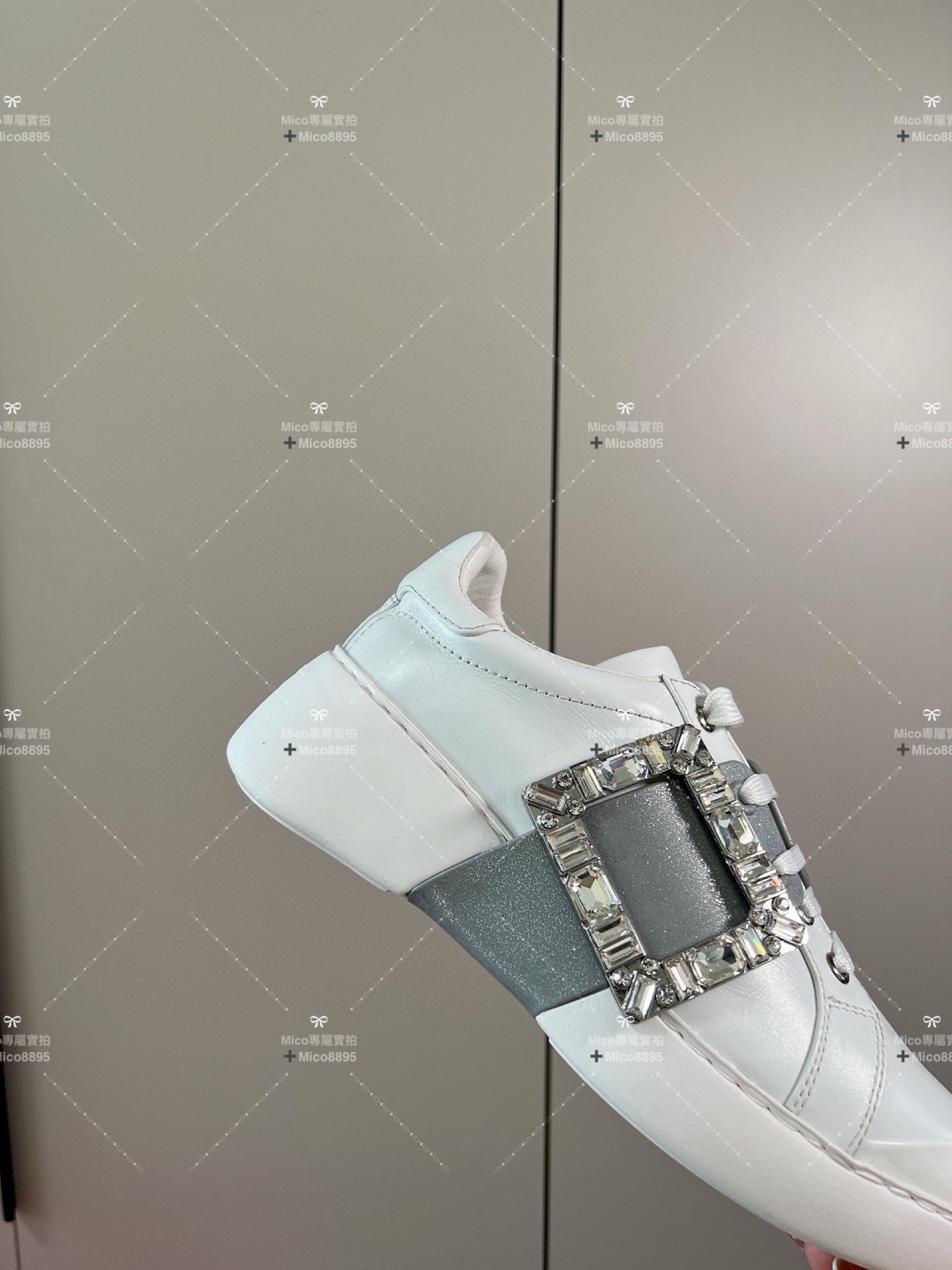 RV Roger vivier 23/年春夏新款鑽扣小白鞋 白x灰銀 35-40