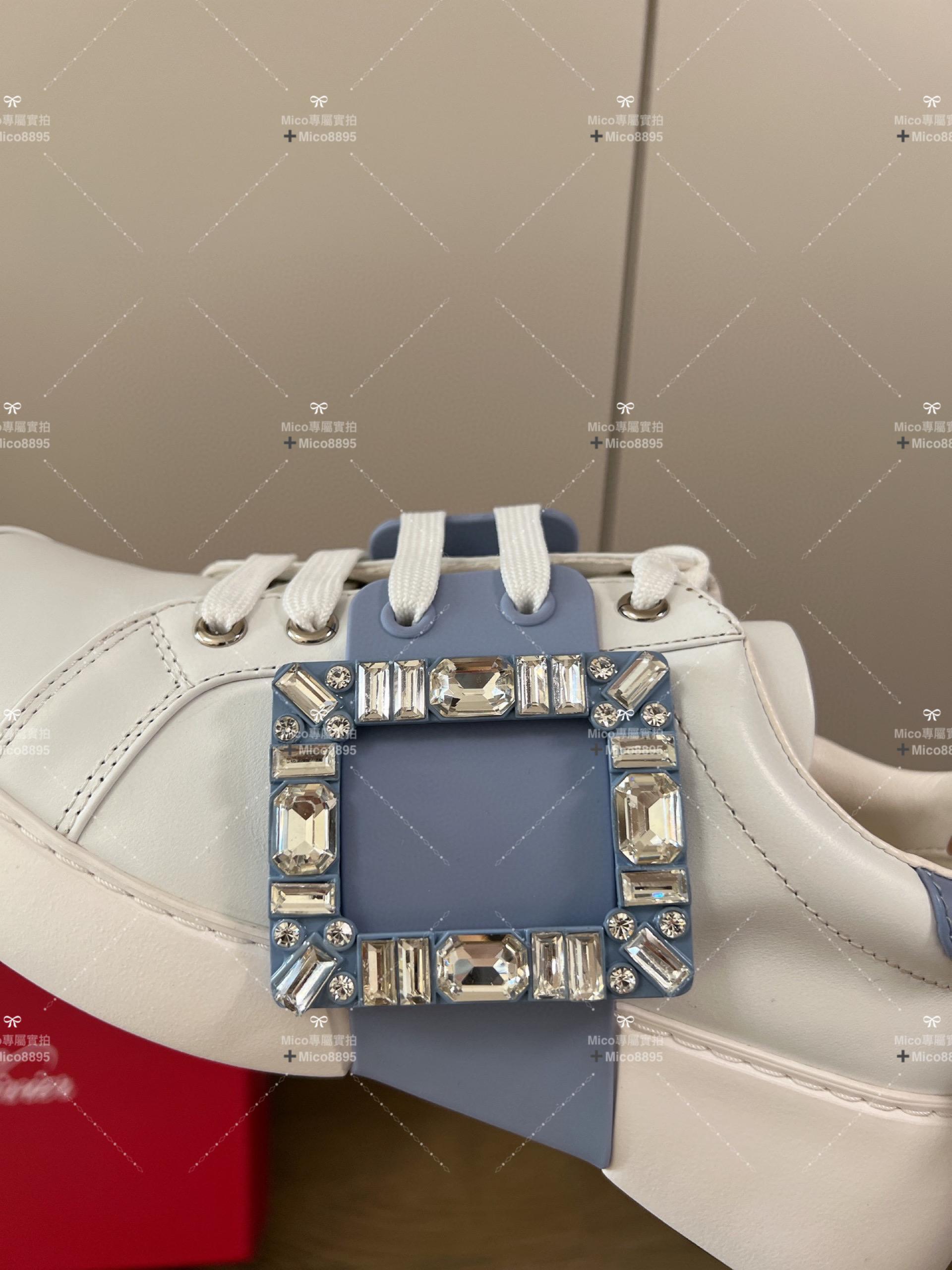 RV 藍x白 Roger vivier 23/年春夏新款鑽扣小白鞋 35-40