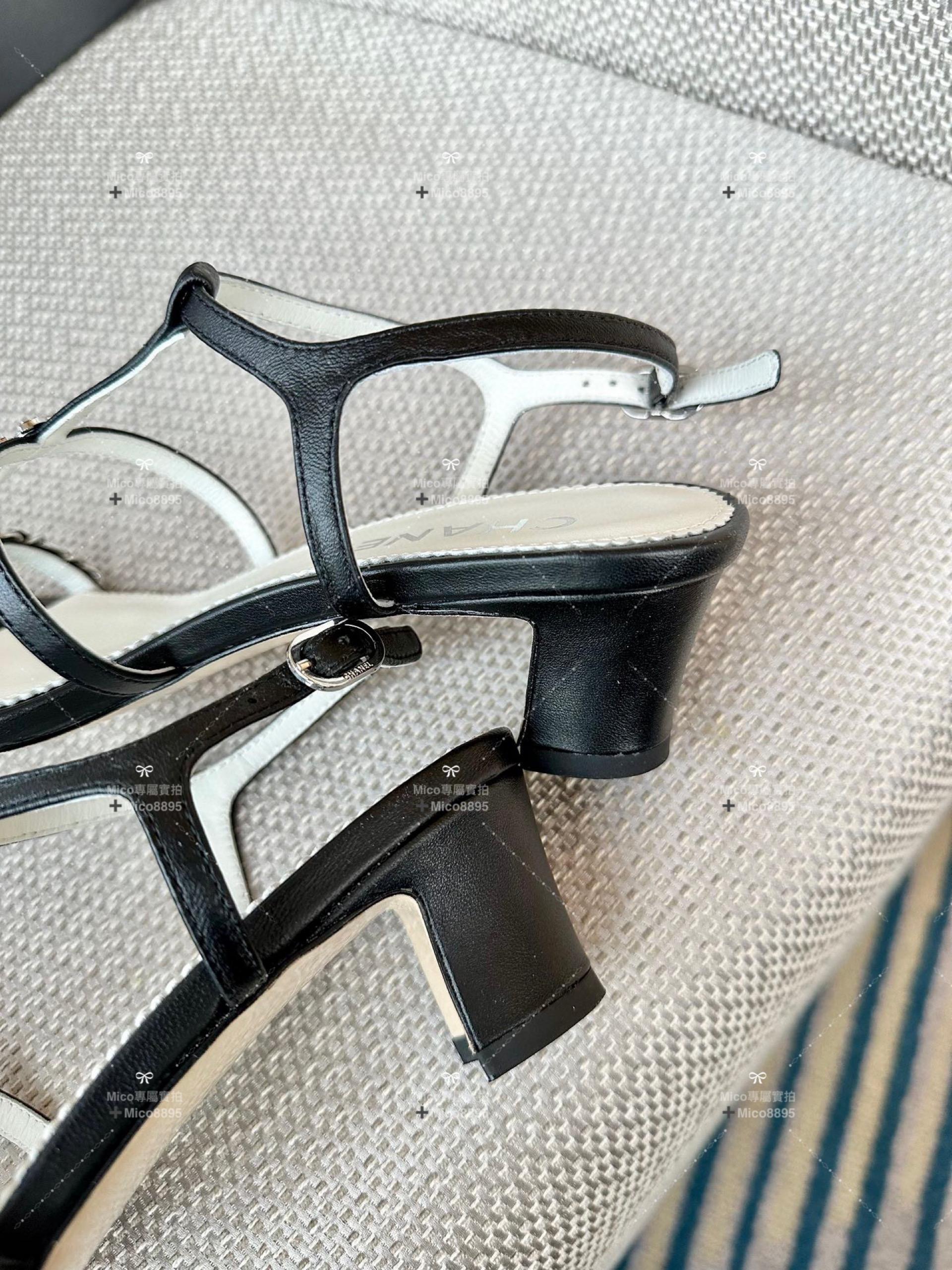 CHANEL 香奈兒 皮面款 三帶鏈條腳環粗跟涼鞋 水鑽雙C 4.5cm 35-39