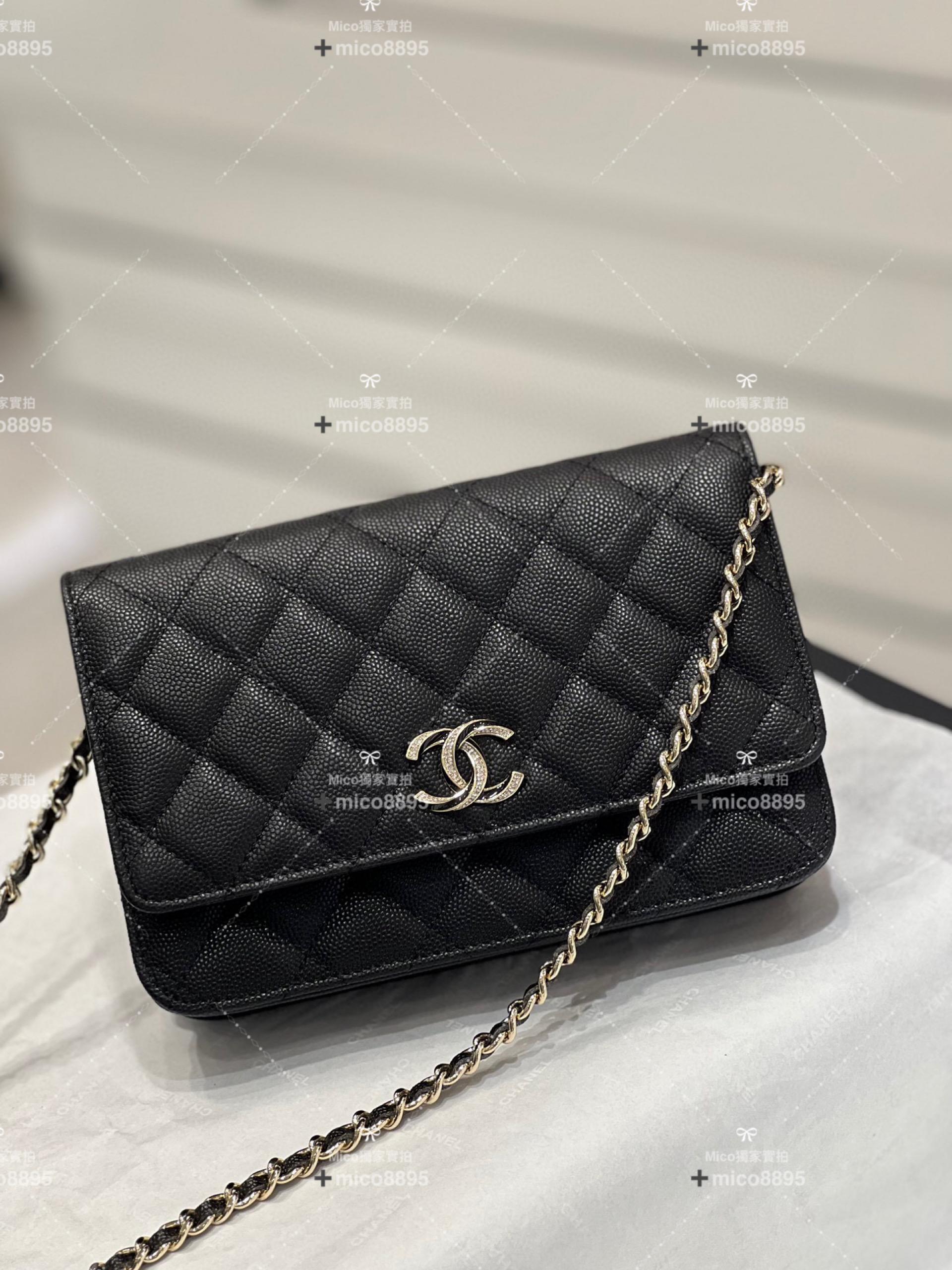 Chanel 23S新款 黑色魚子醬牛皮 琺瑯鑽釦 鴛鴦釦 雙𝙲-woc發財包 斜挎錢包 19cm