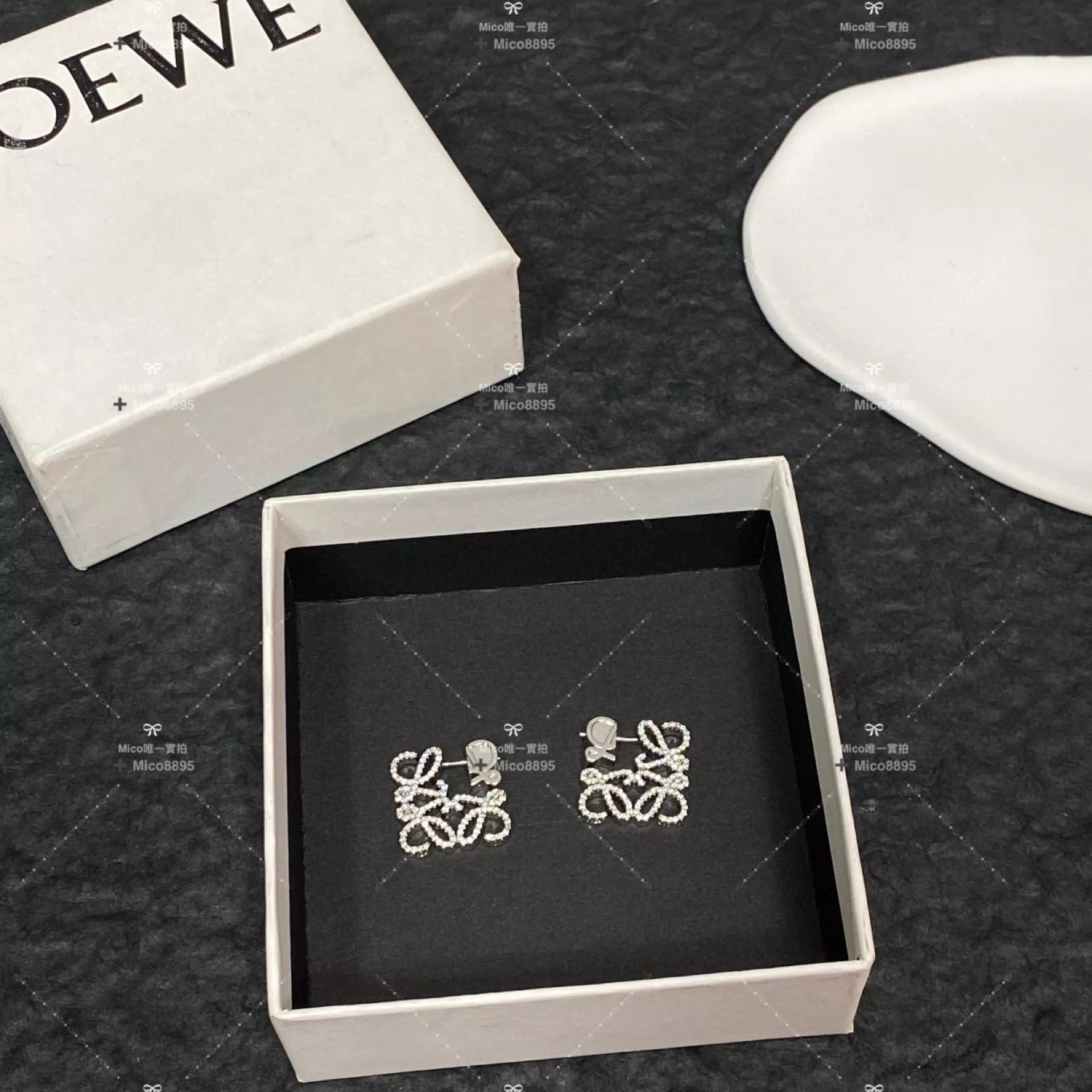 Loewe 新款『銀色』 滿鑽耳釘/耳環