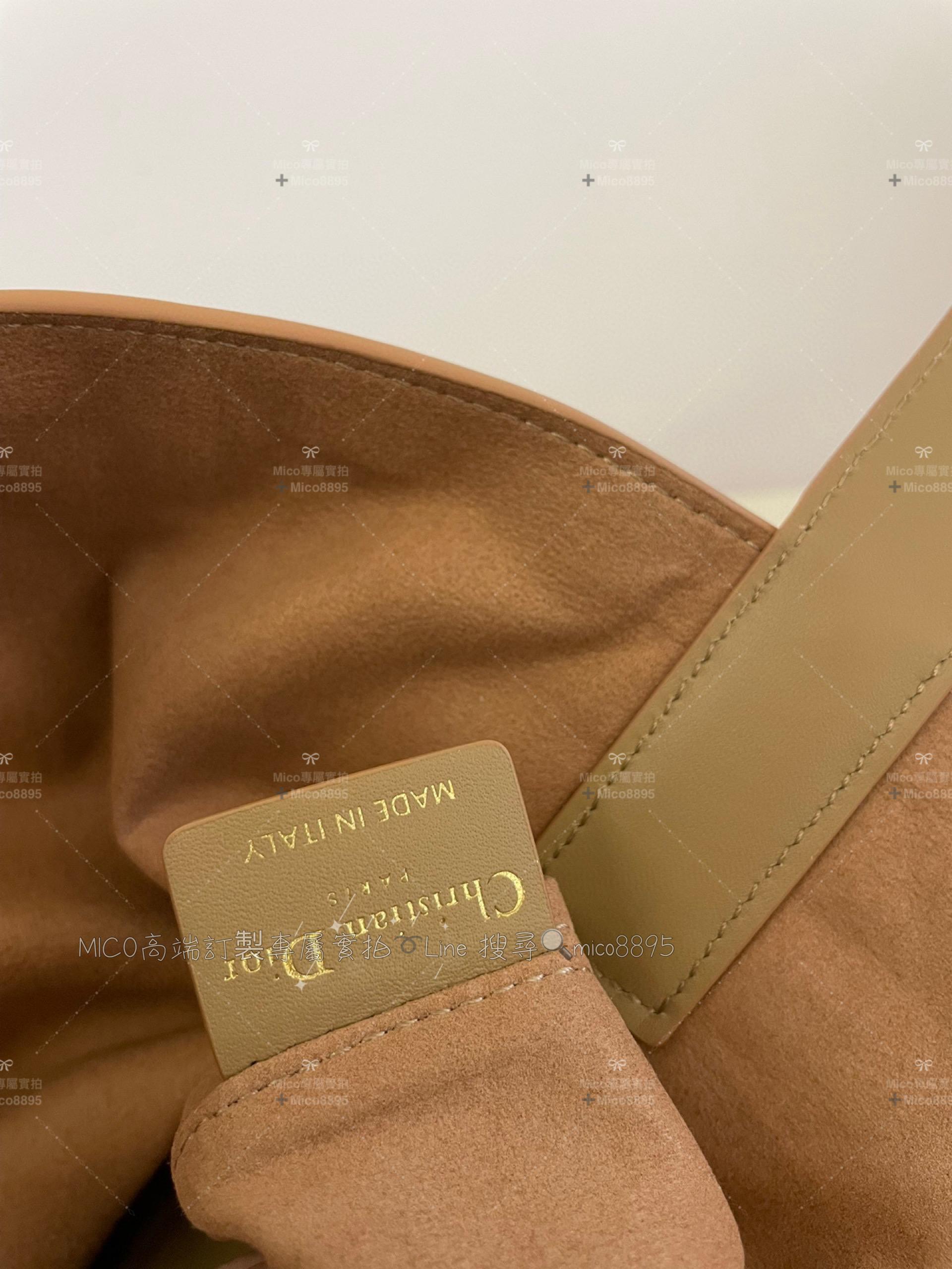Dior 大號/焦糖棕色色/牛皮 Toujours 經典藤格紋設計 輕巧又實用 size:37*20*28.5cm