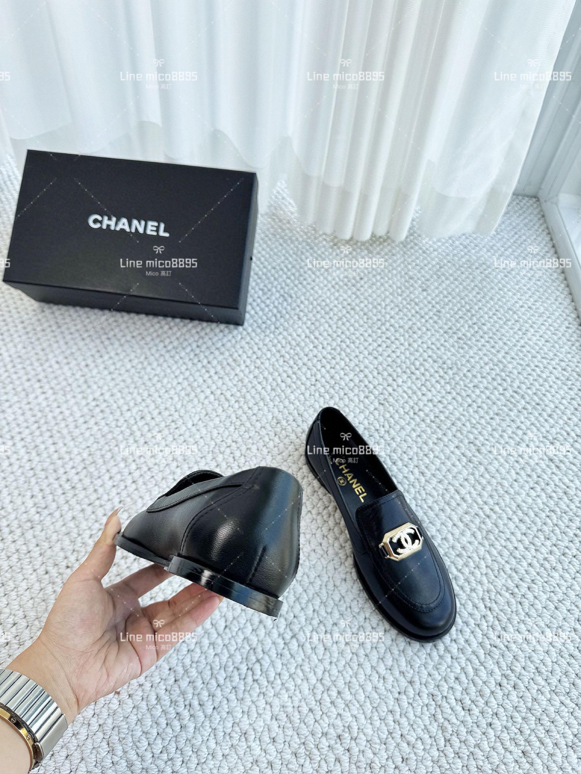 CHANEL 23k 雙C金屬字母裝飾樂福鞋 三個色 35-40