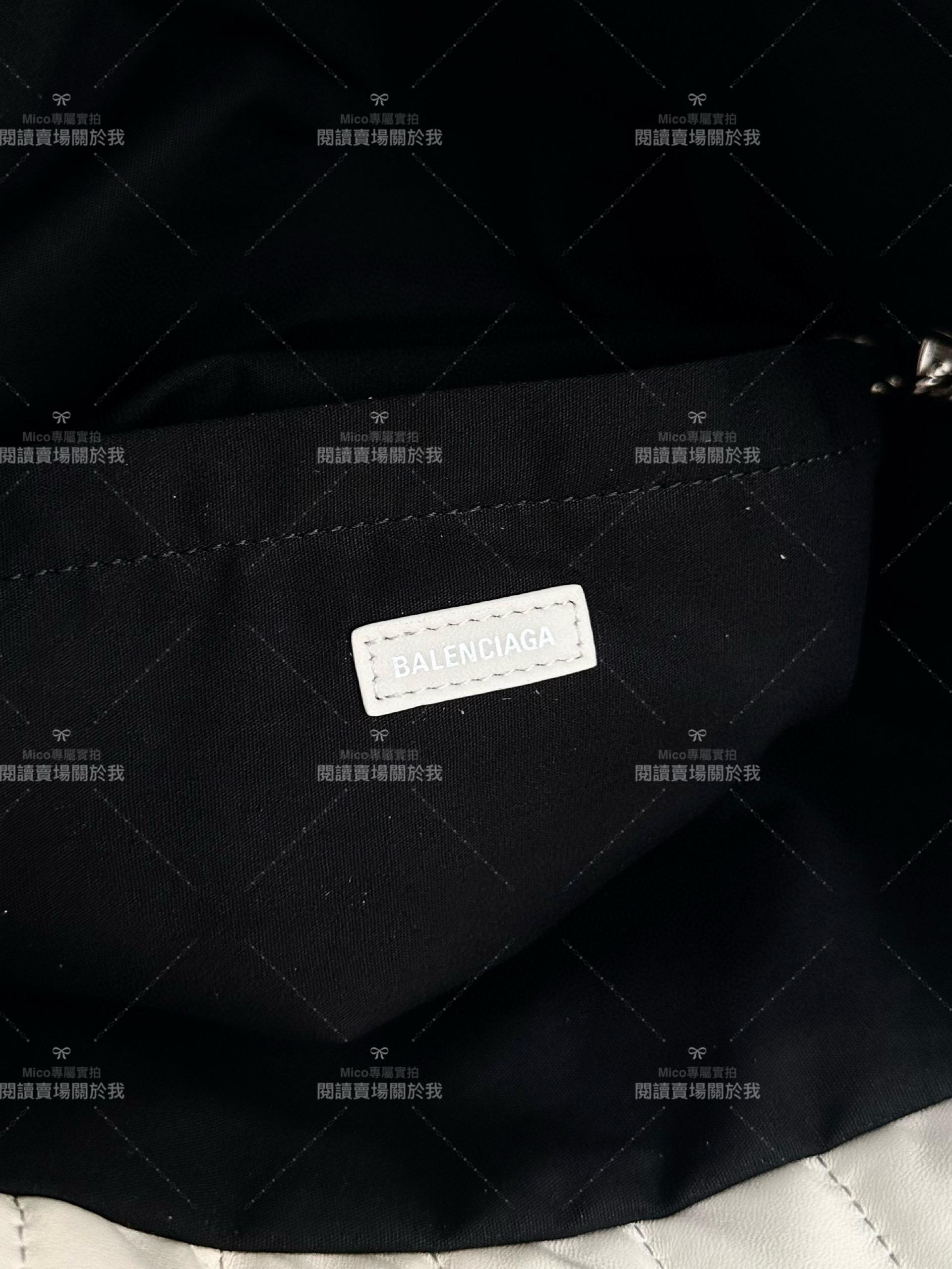 Balenciaga 巴黎世家 豎紋monaco蓬蓬包/枕頭包 白銀中號 32.5cm