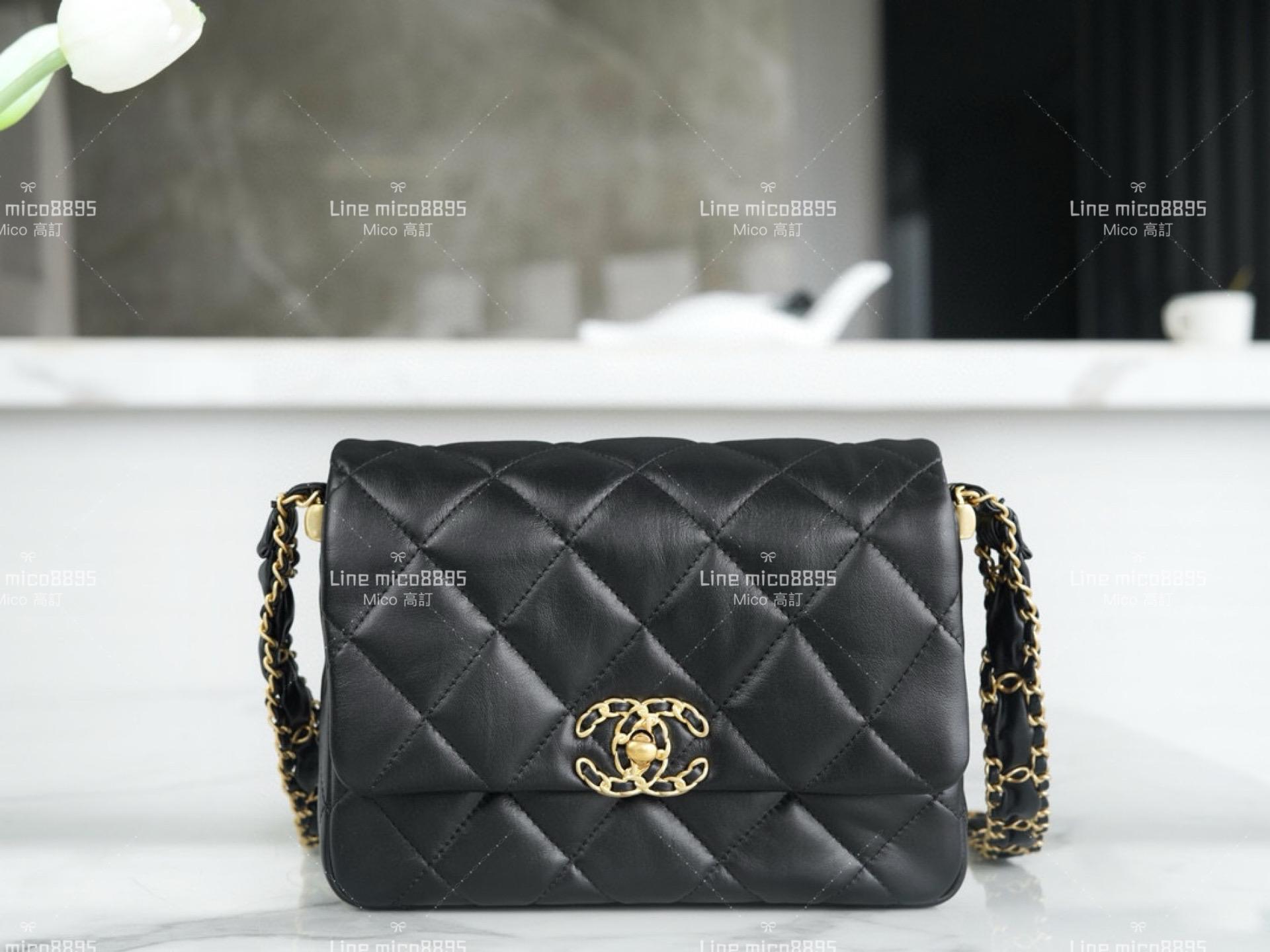 CHANEL 19系列穿皮肩帶褶皺小牛皮口蓋包黑色20.5cm | Mico高端訂製