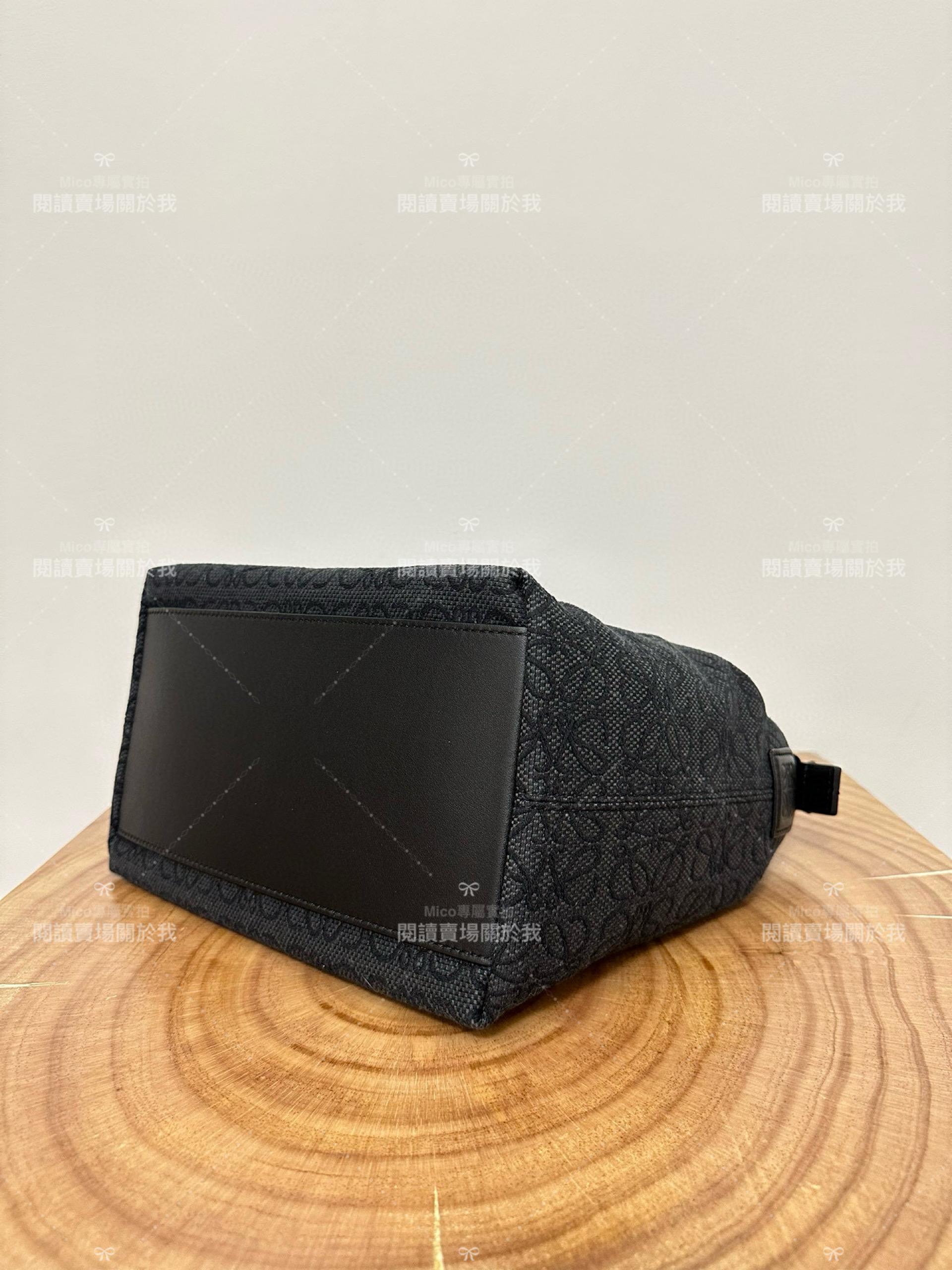 Loewe 黑底黑字 Anagram Cubi 飯盒包/腋下包 大號/35cm Anagram提花布和牛皮革