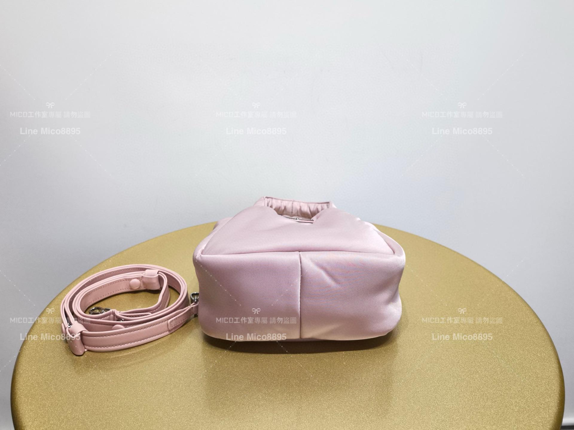 Prada 粉色 再生尼龍材質斜跨手提包 菜籃子18cm