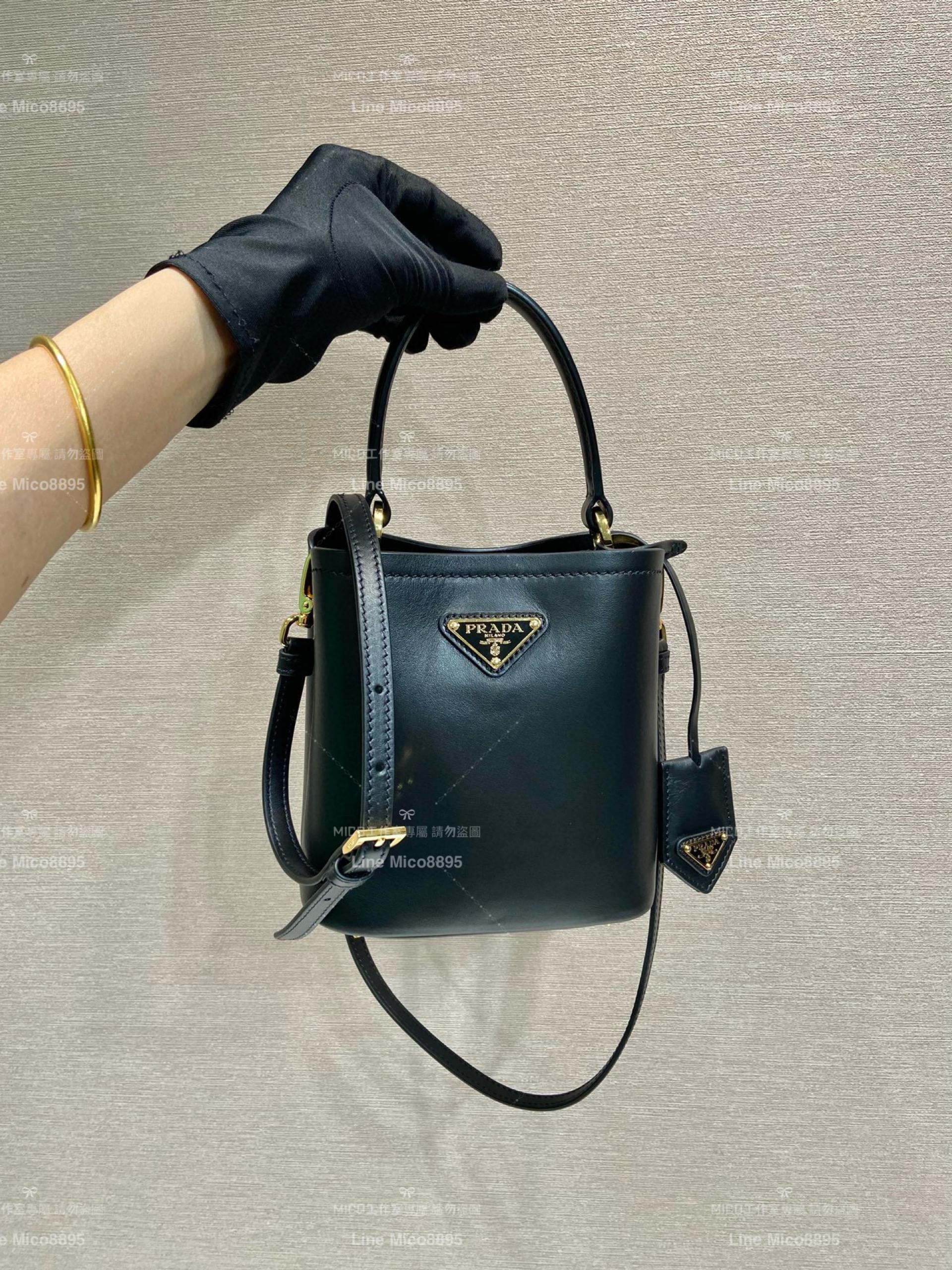 Prada 黑色小牛皮皮革mini水桶包 手提包 15cm