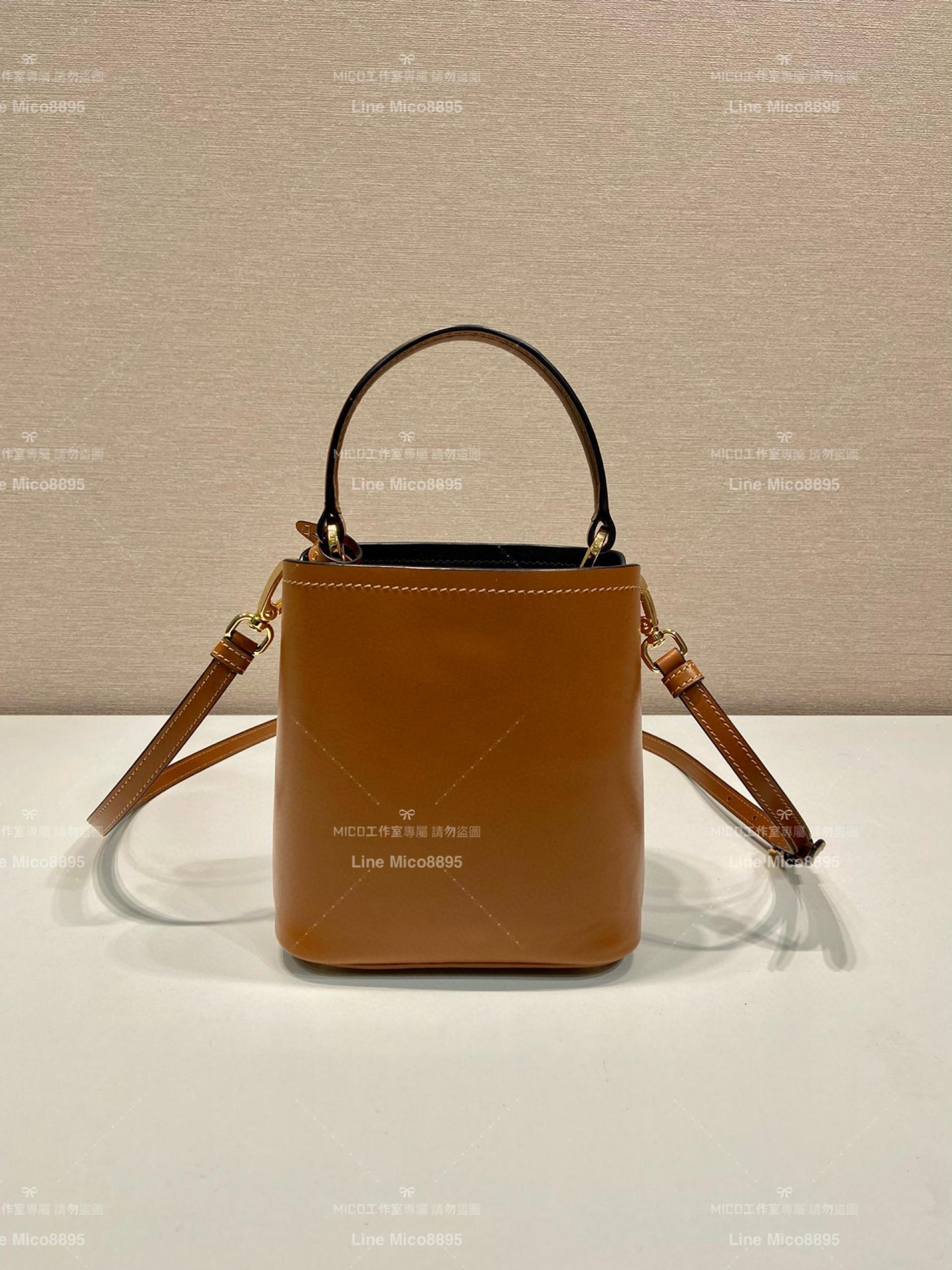 Prada 黑色小牛皮皮革mini水桶包 手提包 15cm