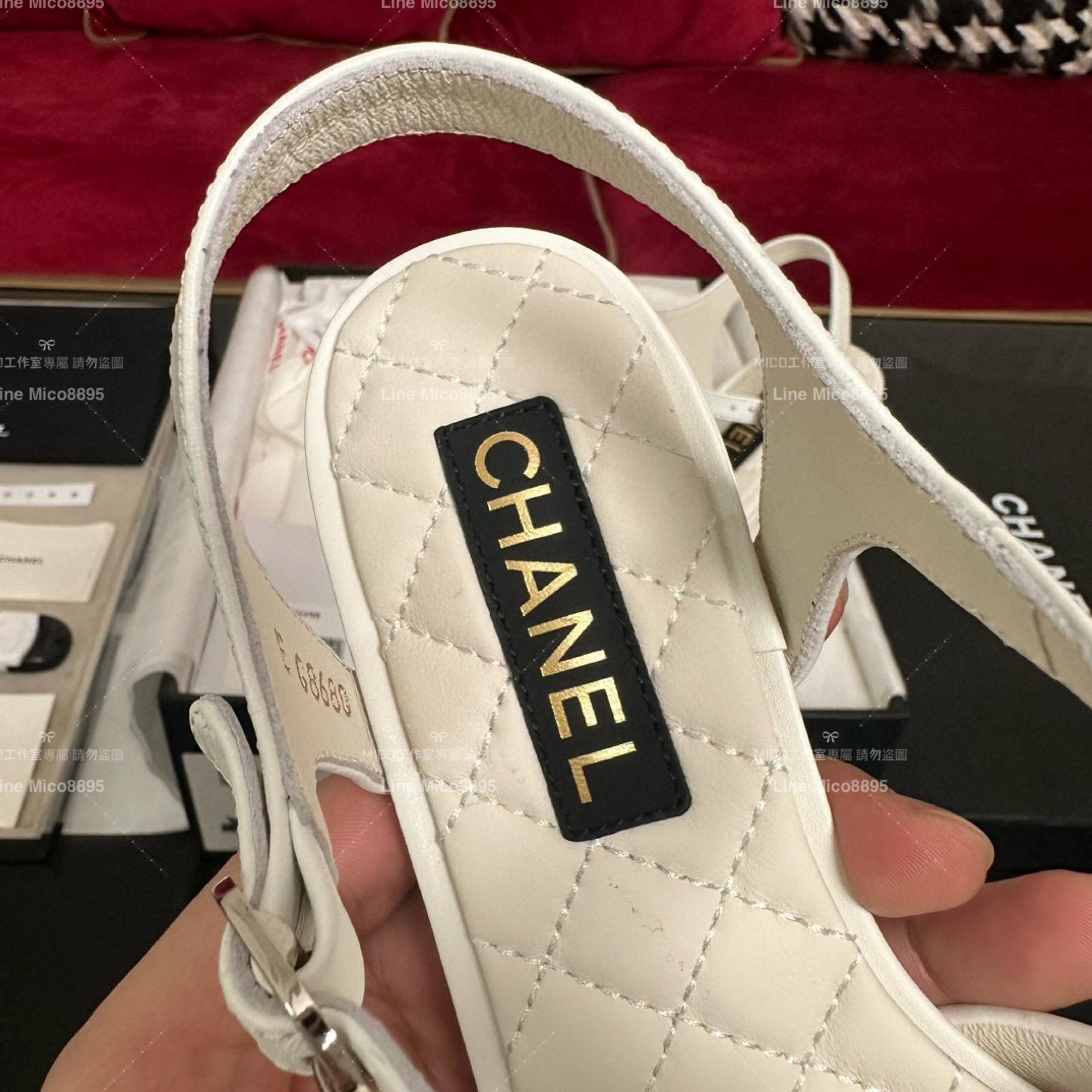Chanel 香奈兒 春夏雙C銀釦夾腳涼鞋 白色 35-40