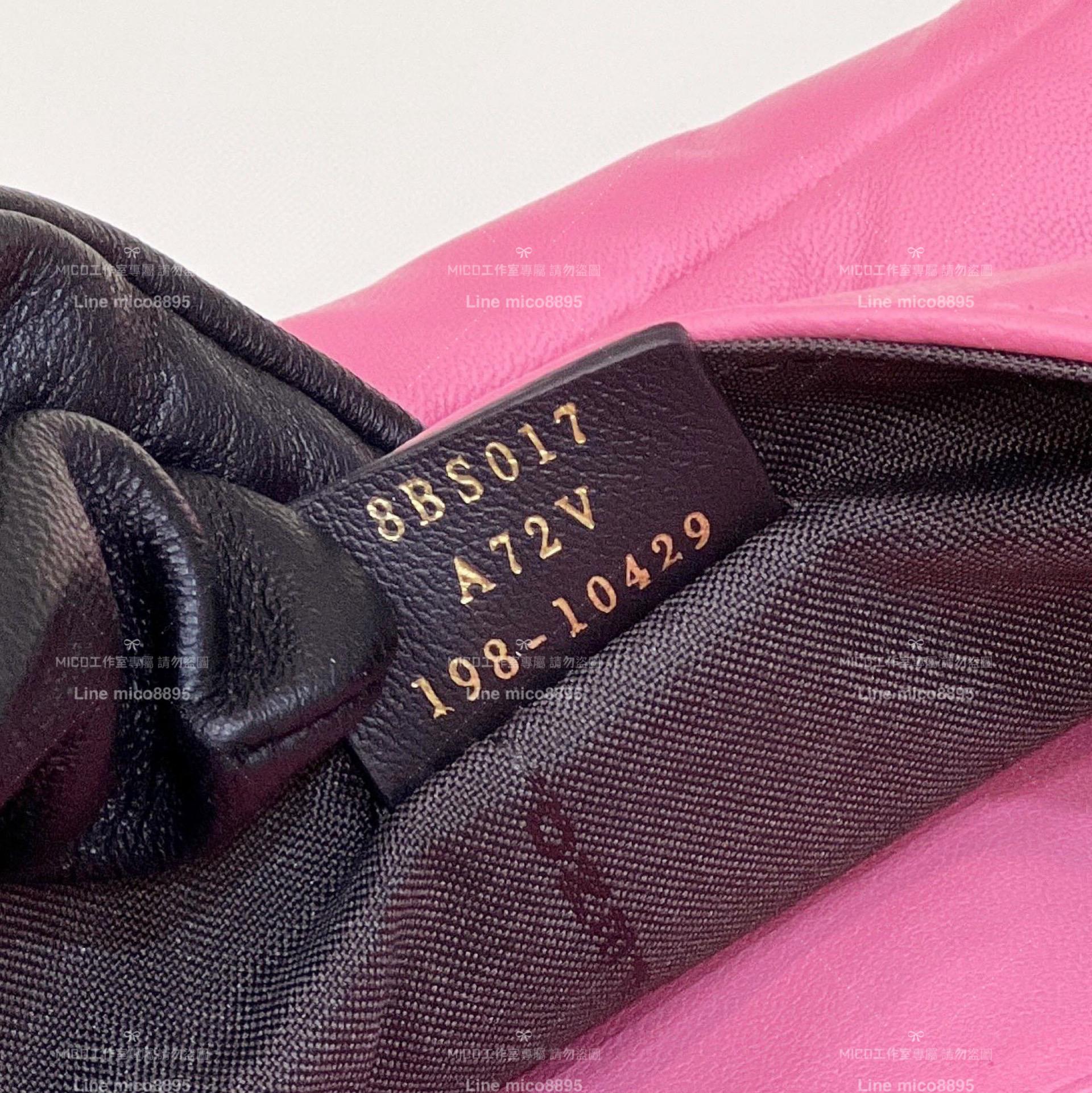 FENDI 粉色羊皮Baguette翻蓋斜挎手提包，迷你法棍包 羊皮壓印全身 F設計 18cm