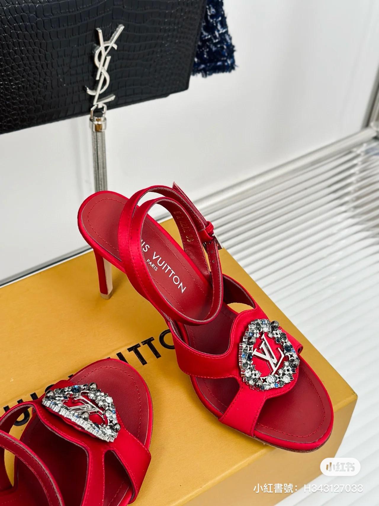 LV Met系列 紅色真絲鞋面 鞋頭水鑽/圓鑽釦 高跟涼鞋 女鞋 35-39（40、41、42定制不退換)