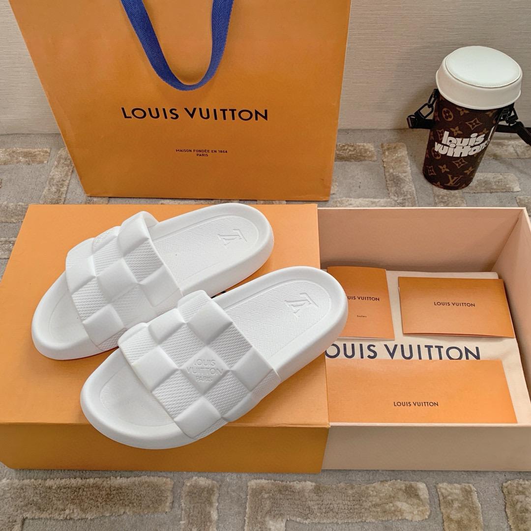 LV  Louis Vuitton ｜情侶款 🧑‍🤝‍🧑 Waterfront系列 純白色 3D壓花logo沙灘拖鞋 36-45