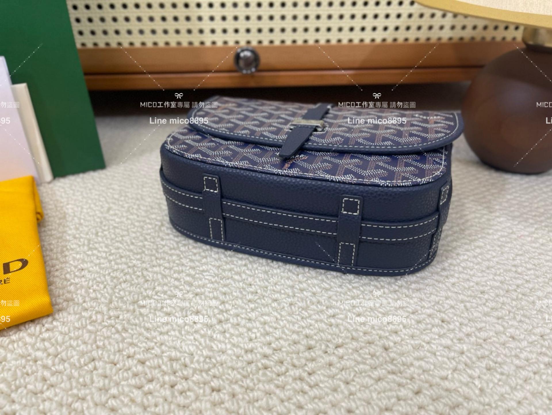 ｜Goyard（戈雅）新版本 深藍色 荔枝皮革 Belvedere單釦郵差包 斜跨包 小號 22cm