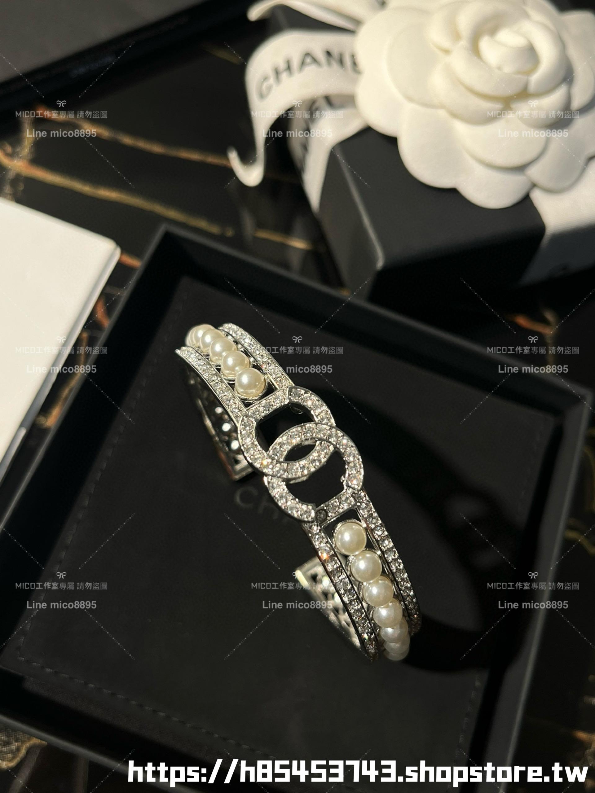 Chanel 小香 銀色雙排水鑽珍珠開口滿鑽雙C手鐲 施華洛世奇水鑽
