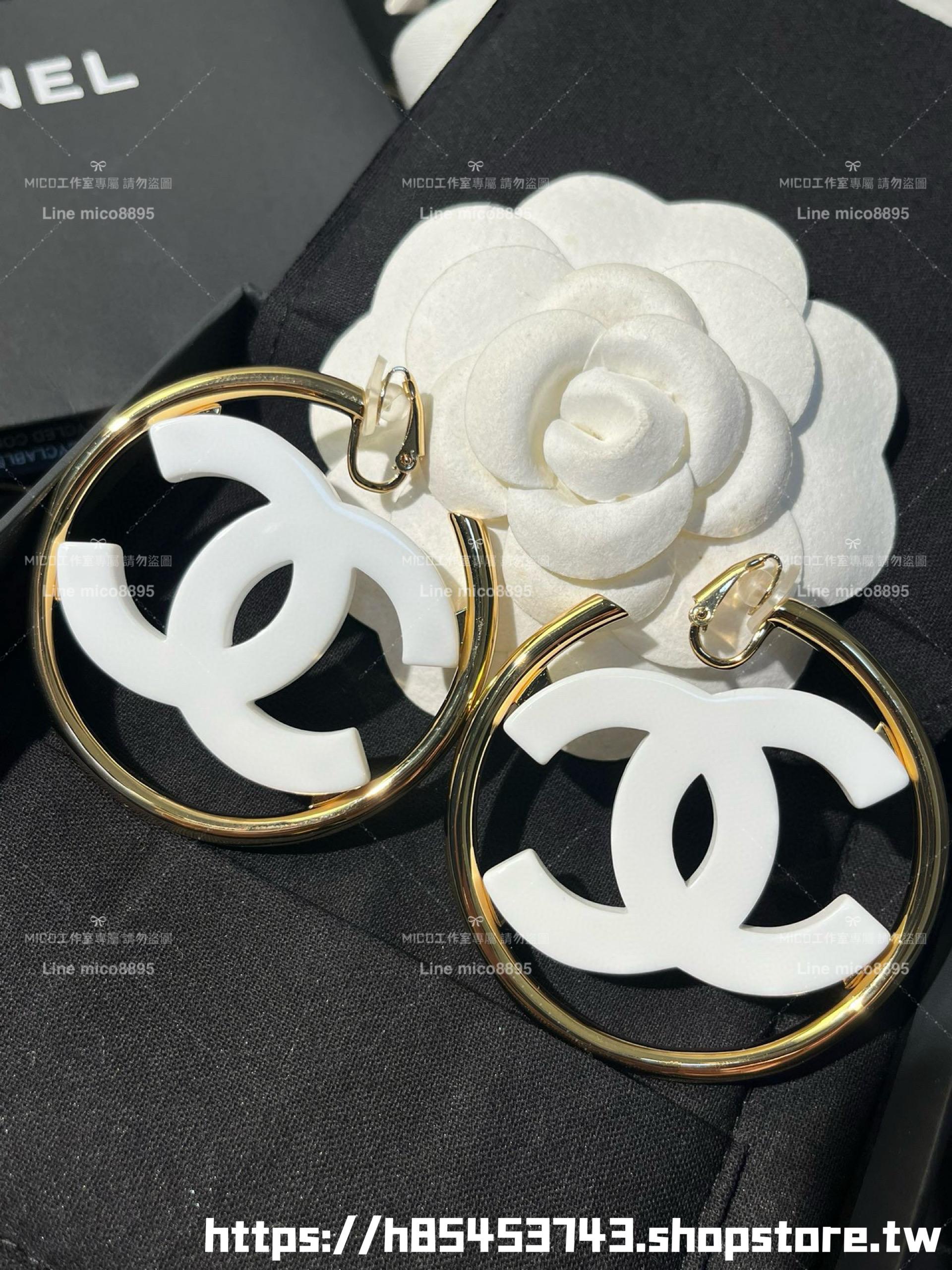Chanel 小香 耳夾款 大圈壓克力白色鏤空金屬雙C耳夾耳環