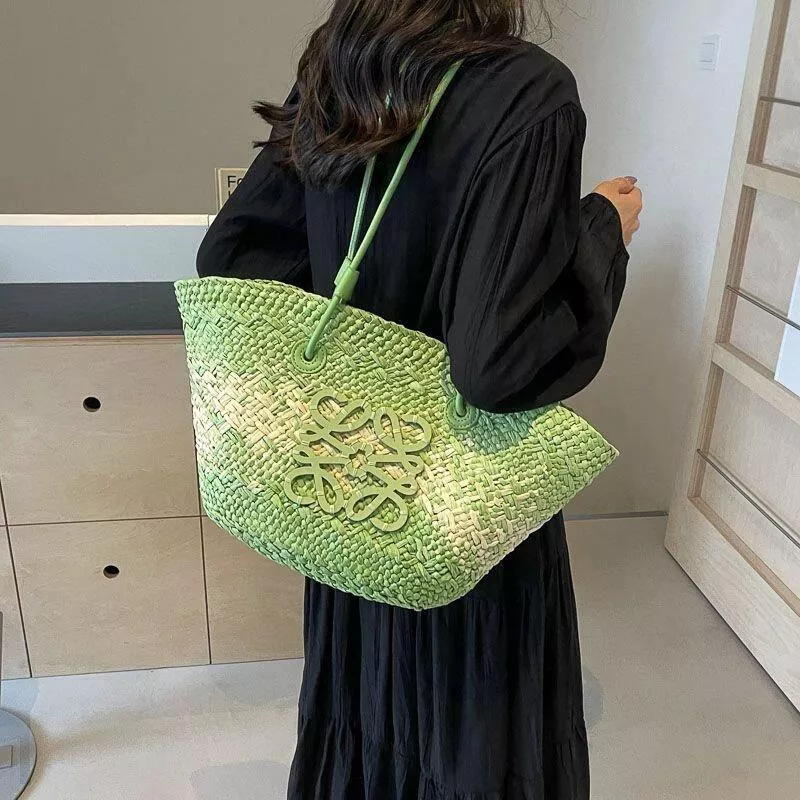 Loewe 草編包大號 青草綠 大號伊拉卡棕櫚纖維和牛皮革 Anagram basket bag in iraca palm and calfskin手袋 尺寸：46CM～24CM～15CM