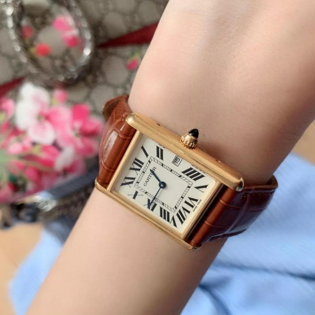 Cartier 卡地亞 坦克系列 石英錶 棕黃色鰐魚皮錶帶-可拆卸替換式錶帶 尺寸:25.5X33.7mm 