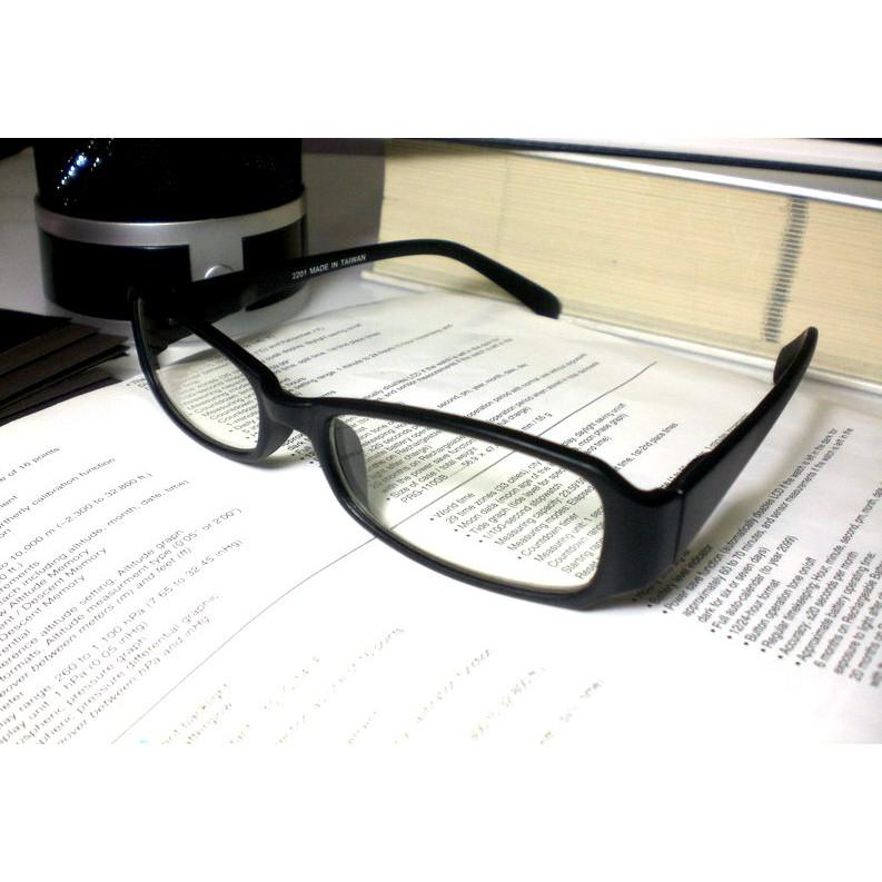 【台灣製造 專櫃品質破盤價99】雜誌首推平光眼鏡  細版小方型 彈簧鏡架 文青氣質風  抗UV400 可當近視框2201