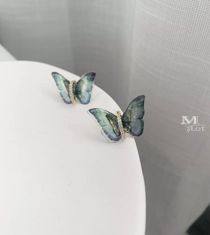 calm butterfly • 貼耳耳環