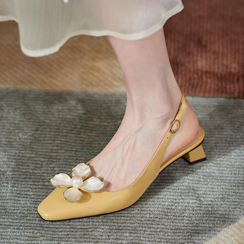 DANDT 超仙的珍珠花朵優雅貓跟全皮2021夏新款牛皮包頭粗中跟43大碼涼鞋(23 JUN BSH) 歐美女鞋